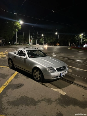Mercedes SLK decapotabil. Mercedes SLK . Mercedes decapotabil  SLK. Mercedes SLK argintiu.