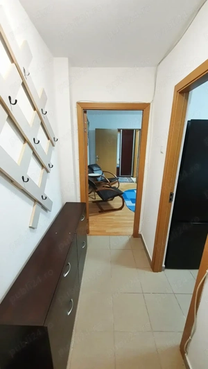 Inchiriez apartament 2 camere, et. 3, zona Hotel Roman