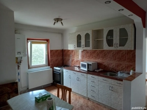 Apartament cu două camere de închiriat