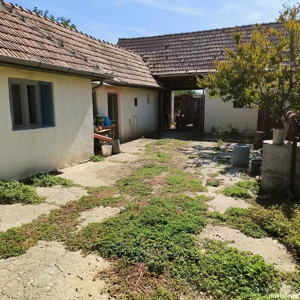 Vând casă de locuit. - imagine 9