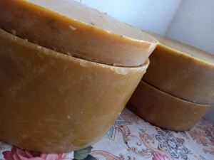 Vand cantitatea de 23 kg turte ceara, 40 lei kg. - imagine 3