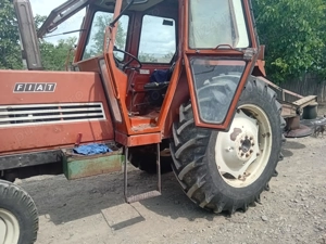 Vând tractor fiat 880