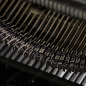 Masina de scris Continental an 1916 - imagine 2