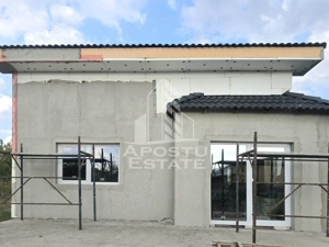 Vila, la rosu, de vanzare, in Sofronea, jud. Arad. - imagine 2