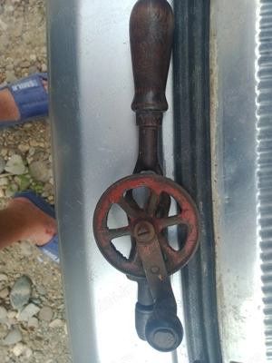 De vânzare unelte vechi 