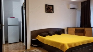 Particular inchiriez garsoniera Mall Vitan