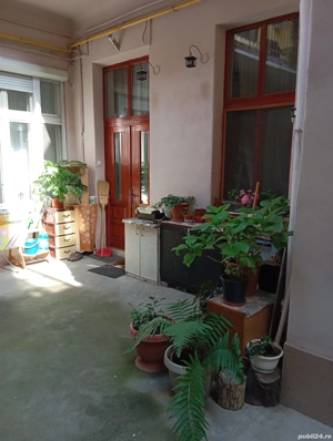 vănd casă la curte central  - imagine 5