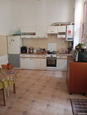 vănd casă la curte central  - imagine 4