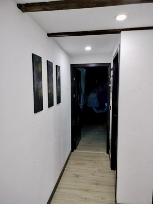 Vând apartament semidecomandat 4 camere, 2 bai, semidecomandat