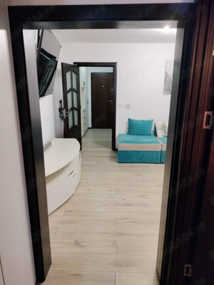 Vând apartament semidecomandat 4 camere, 2 bai, semidecomandat - imagine 9