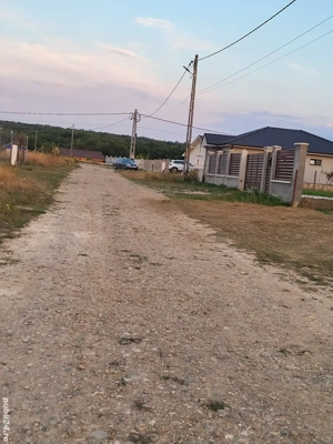 Vând teren intravilan  - imagine 4 Vând teren intravilan  - imagine 4