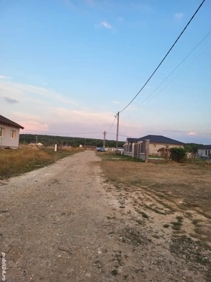 Vând teren intravilan  - imagine 3 Vând teren intravilan  - imagine 3