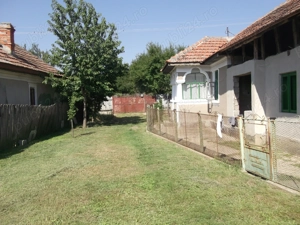 Casa taraneasca de vanzare  - imagine 3