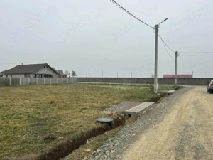 Vând teren la Pădureni 