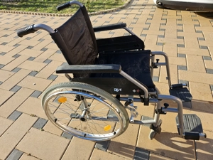 Cărucior pentru persoane vârstnice sau cu dizabilități 