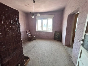 Bocsa Romana, 2 Corpuri de cladire cu Teren de 555 mp. si garaj, la sosea - imagine 9