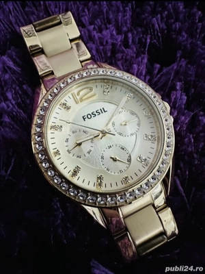 Ceas de damă Fossil Riley   auriu, elegant, cu cutie originală Stare: foarte bună