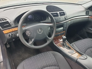Proprietar vand Mercedes E Class - imagine 4
