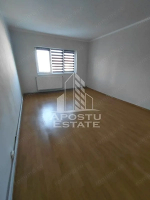 Apartament cu 2 camere, decomandat, centrala proprie,zona Soarelui - imagine 2