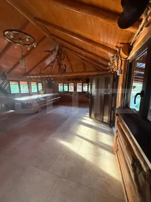 Cabana din lemn rotund, 2 camere, 140 mp, teren 2800 mp, Paltinoasa
