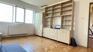 Apartament cu 2 camere, centrala proprie, situat in zona Sagului