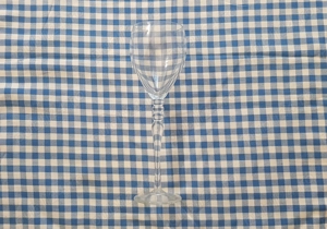 Pahar din sticla cu picior inaltime totala 22 centimetri * vintage