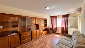 Apartament de 2 camere, decomandat de 55 mp, zona Brazda  - imagine 4