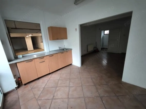 Ultracentral -spatiu comercial cu parcare pentru activitati diverse - imagine 11