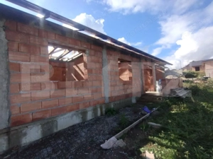 Casa la rosu 100mp,4 camere,750 mp teren extravilan,zona Dealu Jelnei - imagine 7 Casa la rosu 100mp,4 camere,750 mp teren extravilan,zona Dealu Jelnei - imagine 7