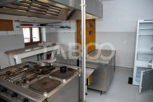 Casa de inchiriat pretabila restaurant curte proprie Cristian Sibiu - imagine 5
