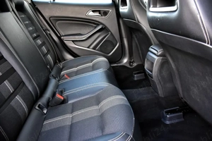 Mercedes-Benz GLA 180 7G-DCT Urban - imagine 17