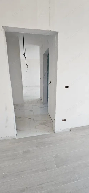 Nou. Decomandat. Etaj intermediar. Lift. Terasa mare. Spatios - imagine 10