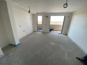 Nou. Decomandat. Etaj intermediar. Lift. Terasa mare. Spatios - imagine 3