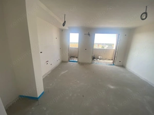 Nou. Decomandat. Etaj intermediar. Lift. Terasa mare. Spatios - imagine 2