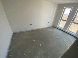 Nou. Decomandat. Etaj intermediar. Lift. Terasa mare. Spatios - imagine 6
