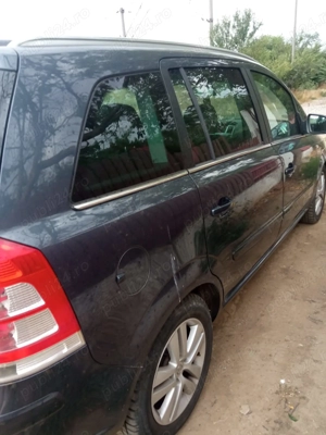 Vând Opel Zafira 