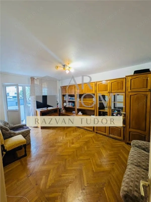 Apartament 4 camere 80mp , P-ta Mihai Viteazul , zona centrala, Ploiesti
