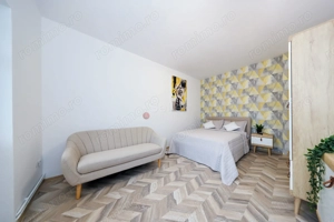 Proximitate imediata fata de Castelul Bran - imagine 3