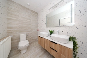 Proximitate imediata fata de Castelul Bran - imagine 4