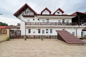 Proximitate imediata fata de Castelul Bran - imagine 11