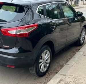  Vând Nissan Qashqai.