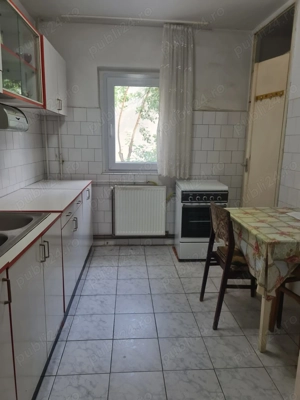 PROPRIETAR,vand apartament 3 camere+ garaj zona girocului - imagine 2