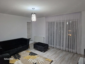 Vând canapea cu fotoliu si accesoriu