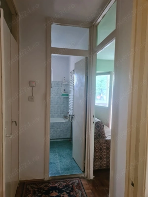 PROPRIETAR,vand apartament 3 camere+ garaj zona girocului - imagine 5