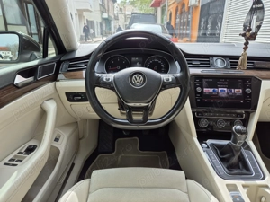 Volkswagen Passat B8 Highline , full led , piele crem , km reali - imagine 9