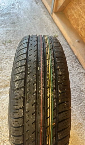 Roata de rezervă R15