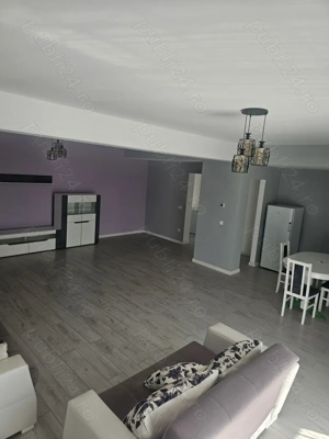 Închiriez apartament