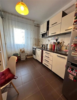 Badea Cartan - 3 cam - etj. 2 - Garaj+Boxa - mobilat - centrala - spatios- - imagine 5