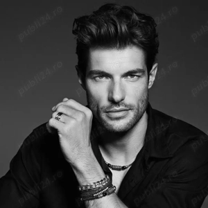 Caut PARTENERĂ pentru vineri seara.