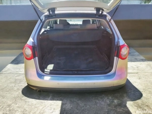 Volkswagen Passat 1.6 FSI 115 CP - imagine 9